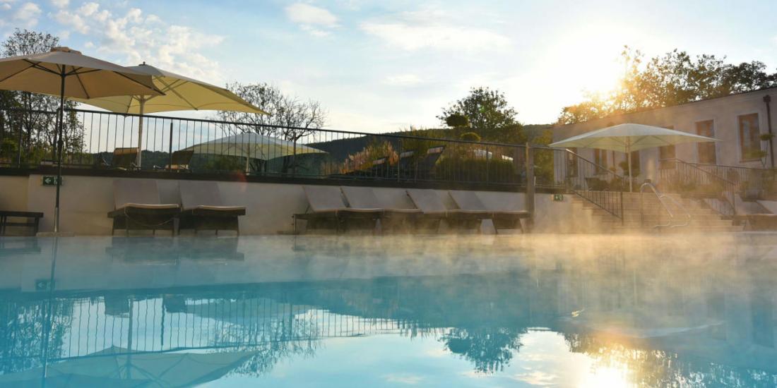 Pool im Herbst