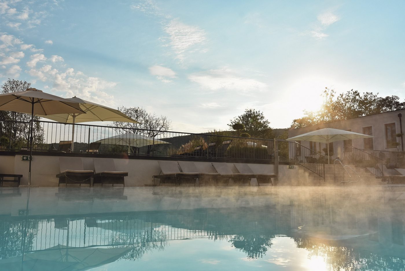 Außenpool über uns