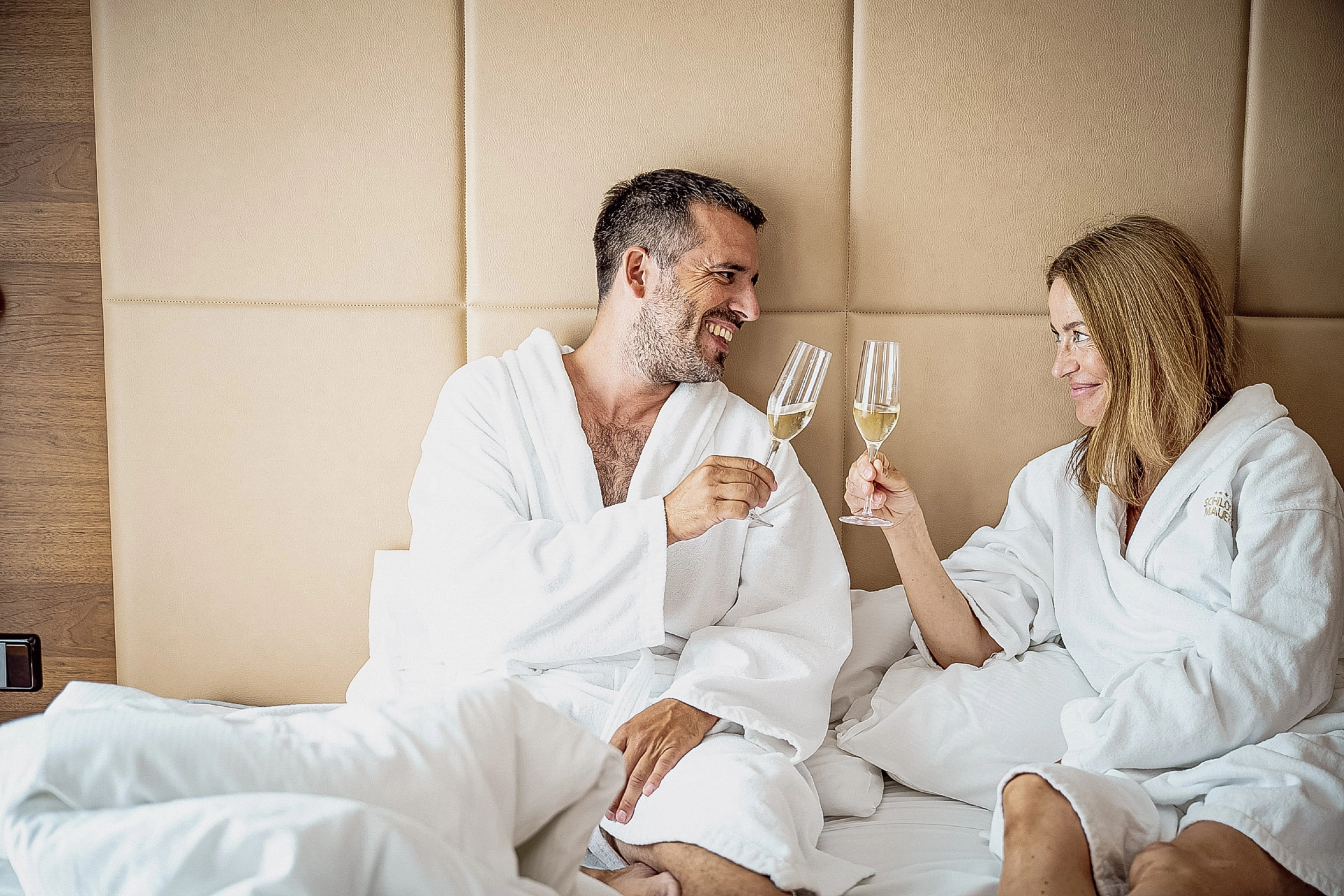 relaxing room sparkling wine